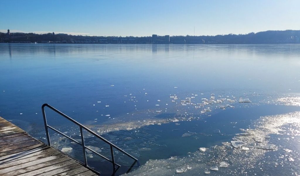 Eisbaden als Teil eines Intensivcoachings und Resilienz-Training