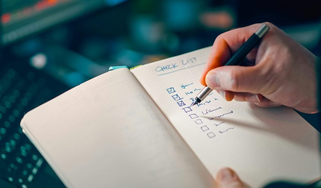 Checkliste mit einfachen Kästchen zum Abhaken